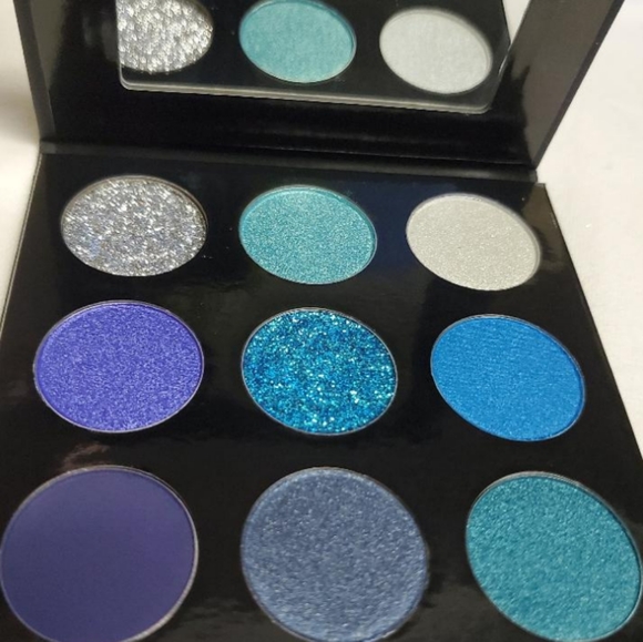 Fab Icon Cosmetics Other - Blue Moon Eyeshadow Palette